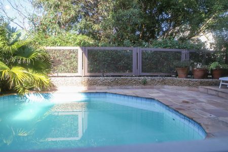 Casa à venda com 250m², 6 quartos e 2 vagas Casa à venda com 250m², 6 quartos e 2 vagasVista da Sala