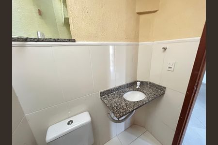 Lavabo de casa para alugar com 3 quartos, 80m² em Bento Ribeiro, Rio de Janeiro
