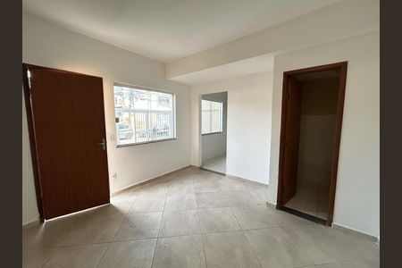 Sala de casa para alugar com 3 quartos, 80m² em Bento Ribeiro, Rio de Janeiro
