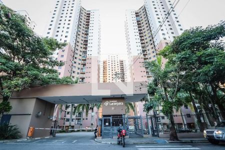 Apartamento para alugar com 72m², 2 quartos e 1 vaga Apartamento para alugar com 72m², 2 quartos e 1 vagaFachada