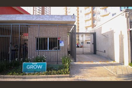 Apartamento à venda com 40m², 2 quartos e 1 vaga Apartamento à venda com 40m², 2 quartos e 1 vagaFachada