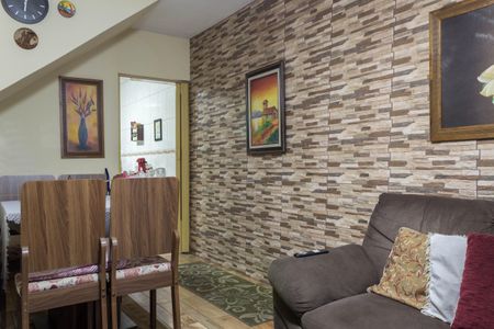 Casa à venda com 61m², 2 quartos e 2 vagasSala