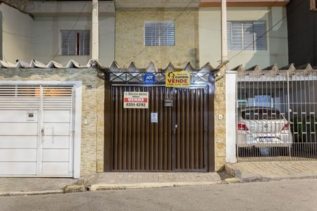 Casa à venda com 61m², 2 quartos e 2 vagasFachada