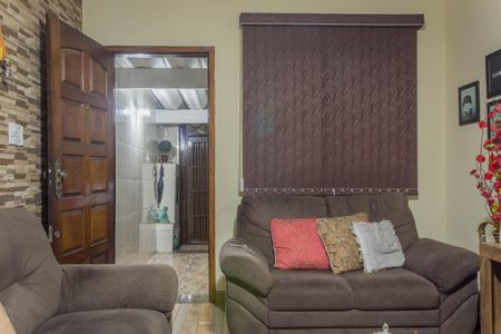 Casa à venda com 61m², 2 quartos e 2 vagasSala