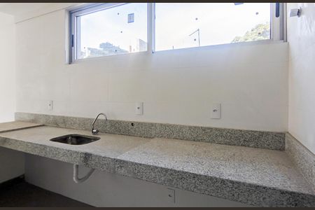 Apartamento à venda com 62m², 2 quartos e 2 vagasCozinha
