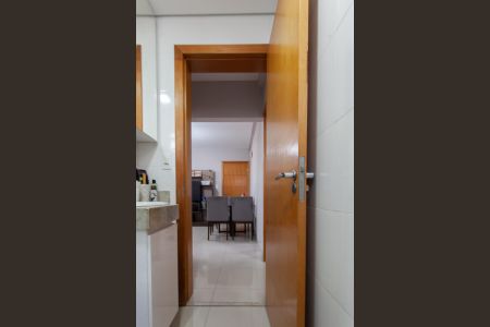 Apartamento à venda com 45m², 2 quartos e 1 vaga Apartamento à venda com 45m², 2 quartos e 1 vagaBanheiro Social