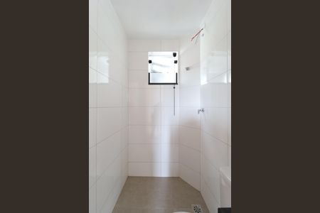 Apartamento à venda com 75m², 2 quartos e sem vaga Apartamento à venda com 75m², 2 quartos e sem vagaBanheiro