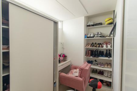 Apartamento para alugar com 64m², 2 quartos e 1 vaga Apartamento para alugar com 64m², 2 quartos e 1 vagaCloset