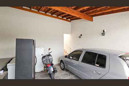 Casa à venda com 172m², 2 quartos e 2 vagas Casa à venda com 172m², 2 quartos e 2 vagasGaragem