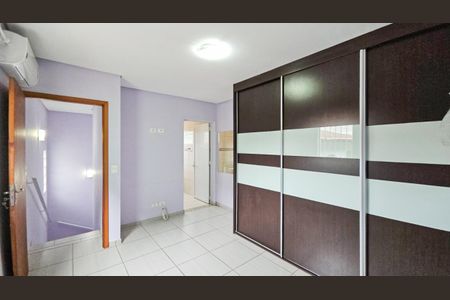 Casa à venda com 172m², 2 quartos e 2 vagas Casa à venda com 172m², 2 quartos e 2 vagasSuíte 2