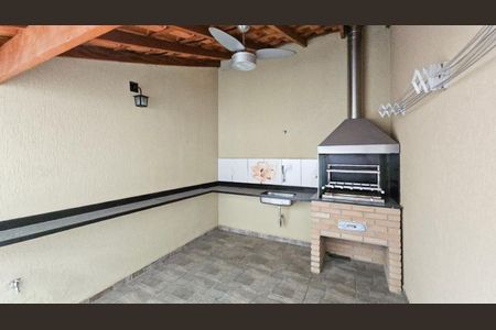 Casa à venda com 172m², 2 quartos e 2 vagas Casa à venda com 172m², 2 quartos e 2 vagasQuintal