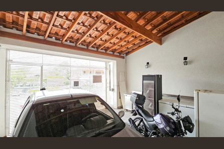 Casa à venda com 172m², 2 quartos e 2 vagas Casa à venda com 172m², 2 quartos e 2 vagasGaragem