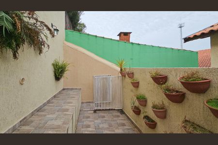 Casa à venda com 172m², 2 quartos e 2 vagas Casa à venda com 172m², 2 quartos e 2 vagasQuintal