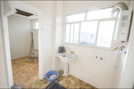 Apartamento à venda com 75m², 2 quartos e 1 vagaÁrea de Serviço