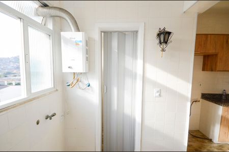 Apartamento à venda com 75m², 2 quartos e 1 vagaÁrea de Serviço