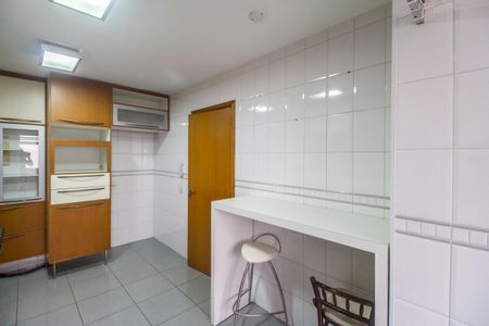 Apartamento para alugar com 139m², 3 quartos e 2 vagas Apartamento para alugar com 139m², 3 quartos e 2 vagasCozinha