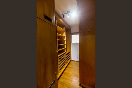 Apartamento para alugar com 139m², 3 quartos e 2 vagas Apartamento para alugar com 139m², 3 quartos e 2 vagasCloset da suíte 1