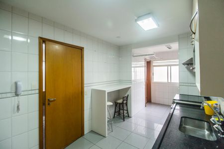 Apartamento para alugar com 139m², 3 quartos e 2 vagas Apartamento para alugar com 139m², 3 quartos e 2 vagasCozinha