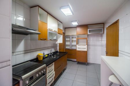 Apartamento para alugar com 139m², 3 quartos e 2 vagas Apartamento para alugar com 139m², 3 quartos e 2 vagasCozinha