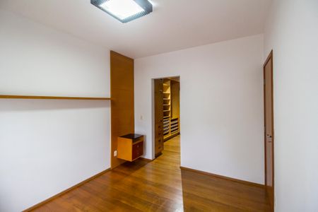 Apartamento para alugar com 139m², 3 quartos e 2 vagas Apartamento para alugar com 139m², 3 quartos e 2 vagasSuíte 1