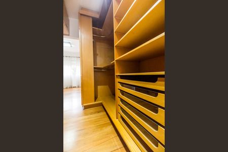 Apartamento para alugar com 139m², 3 quartos e 2 vagas Apartamento para alugar com 139m², 3 quartos e 2 vagasCloset da suíte 1