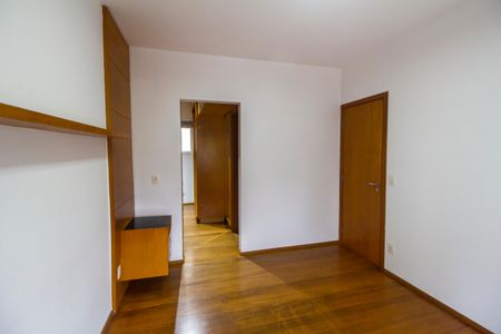 Apartamento para alugar com 139m², 3 quartos e 2 vagas Apartamento para alugar com 139m², 3 quartos e 2 vagasSuíte 1