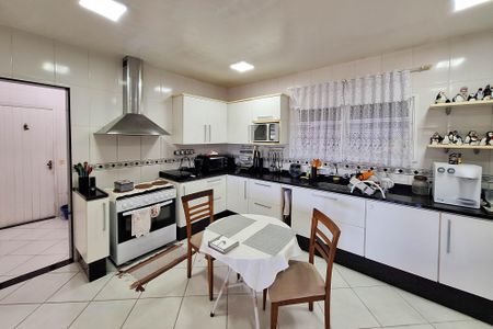 Casa de condomínio à venda com 483m², 7 quartos e 4 vagasCozinha