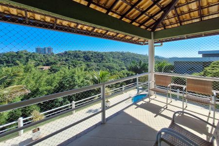 Casa de condomínio à venda com 483m², 7 quartos e 4 vagasSala