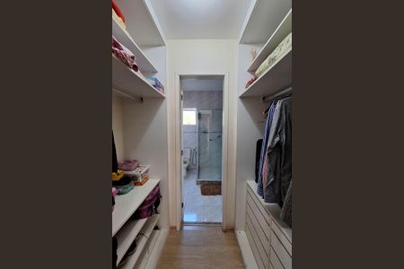 Casa de condomínio à venda com 483m², 7 quartos e 4 vagasCloset da suíte 2