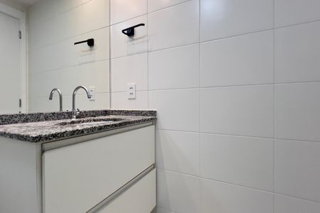 Apartamento para alugar com 58m², 2 quartos e 1 vaga Apartamento para alugar com 58m², 2 quartos e 1 vagaBanheiro da Suíte