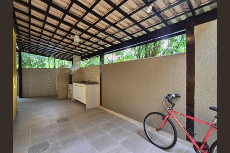 Casa de condomínio à venda com 180m², 3 quartos e 4 vagasÁrea externa