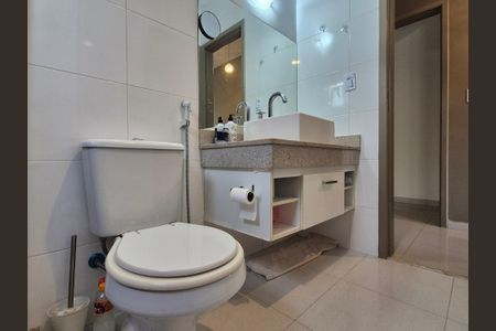 Casa de condomínio à venda com 180m², 3 quartos e 4 vagasBanheiro da Suíte 3