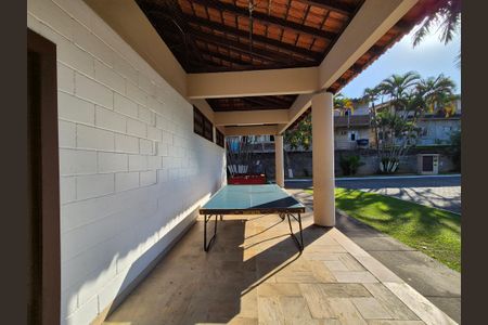 Casa de condomínio à venda com 180m², 3 quartos e 4 vagasÁrea comum