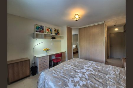 Casa de condomínio à venda com 180m², 3 quartos e 4 vagasSuíte 3