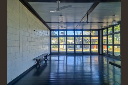 Casa de condomínio à venda com 180m², 3 quartos e 4 vagasÁrea comum