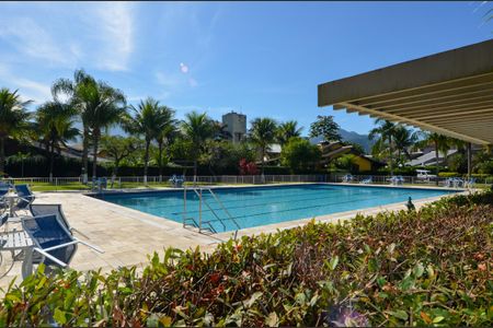 Casa de condomínio à venda com 180m², 3 quartos e 4 vagasÁrea comum