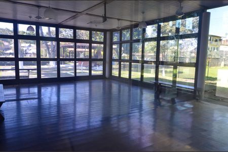 Casa de condomínio à venda com 180m², 3 quartos e 4 vagasÁrea comum