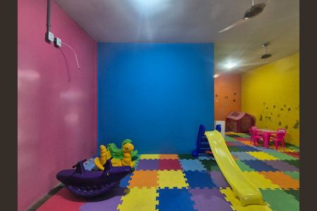 Casa de condomínio à venda com 180m², 3 quartos e 4 vagasÁrea comum