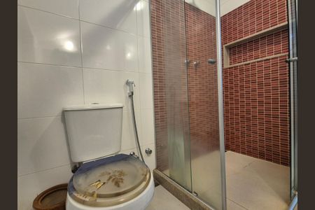 Casa de condomínio à venda com 180m², 3 quartos e 4 vagasBanheiro da Suíte 2