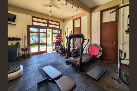 Casa de condomínio à venda com 180m², 3 quartos e 4 vagasÁrea comum