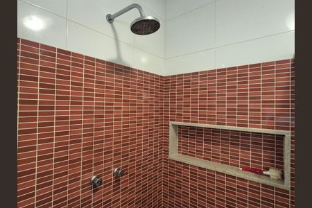 Casa de condomínio à venda com 180m², 3 quartos e 4 vagasBanheiro da Suíte 2