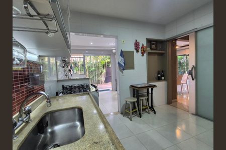 Casa de condomínio à venda com 180m², 3 quartos e 4 vagasCozinha