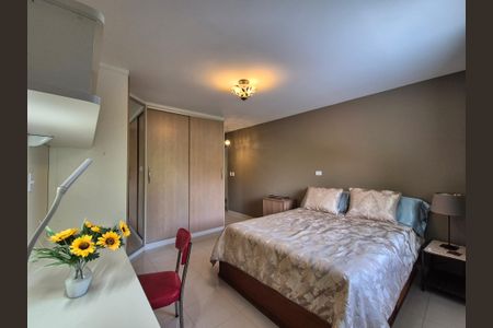 Casa de condomínio à venda com 180m², 3 quartos e 4 vagasSuíte 3