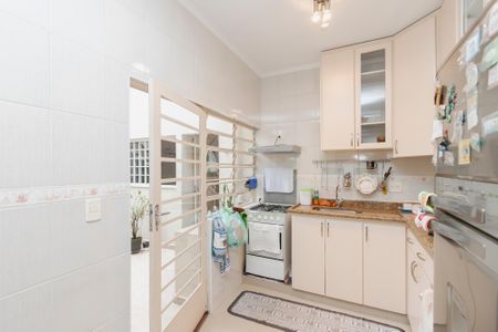 Casa à venda com 170m², 4 quartos e 3 vagas Casa à venda com 170m², 4 quartos e 3 vagasCozinha