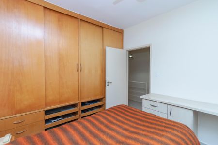 Casa à venda com 170m², 4 quartos e 3 vagas Casa à venda com 170m², 4 quartos e 3 vagasQuarto 1