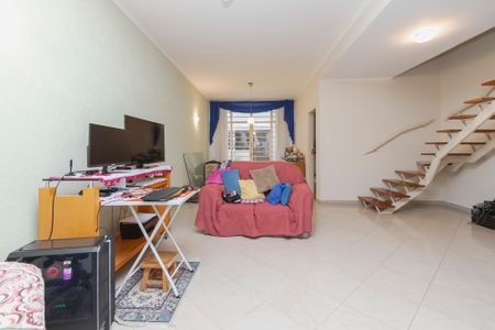 Casa à venda com 170m², 4 quartos e 3 vagas Casa à venda com 170m², 4 quartos e 3 vagasSala