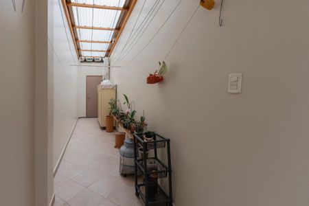 Casa à venda com 170m², 4 quartos e 3 vagas Casa à venda com 170m², 4 quartos e 3 vagasCorredor Lateral