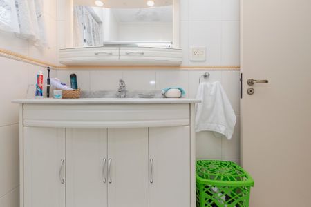 Casa à venda com 170m², 4 quartos e 3 vagas Casa à venda com 170m², 4 quartos e 3 vagasBanheiro Social