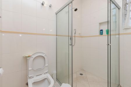 Casa à venda com 170m², 4 quartos e 3 vagas Casa à venda com 170m², 4 quartos e 3 vagasBanheiro Social