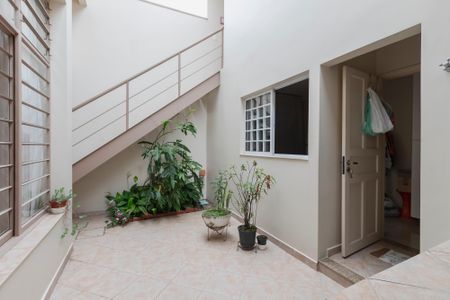 Casa à venda com 170m², 4 quartos e 3 vagas Casa à venda com 170m², 4 quartos e 3 vagasQuintal